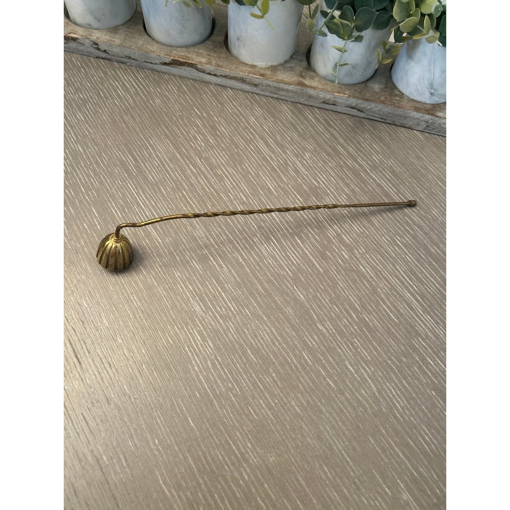 VINTAGE SOLID BRASS‎ CANDLE SNUFFER IN FLOWER SHAPE WITH TWISTED HANDLE